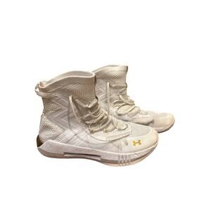 Underarmour women’s size 10.5 Highlight ace 2.0 volleyball shoes white and gold